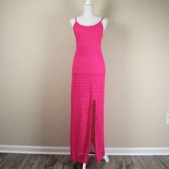 VENUS Dresses & Skirts - VENUS NWOT Maxi Dress with Slit Fuchsia